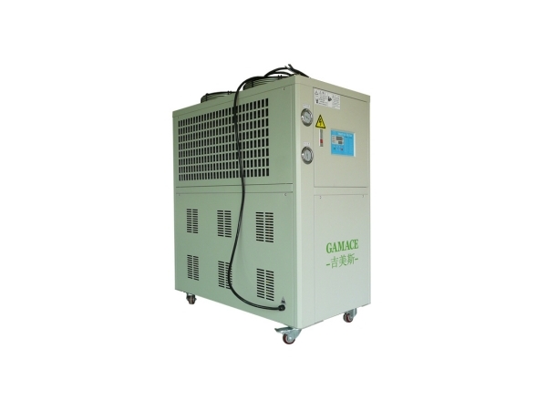 螺桿式冷水機的使用為什么總是夏天的噪音比冬天要吵？